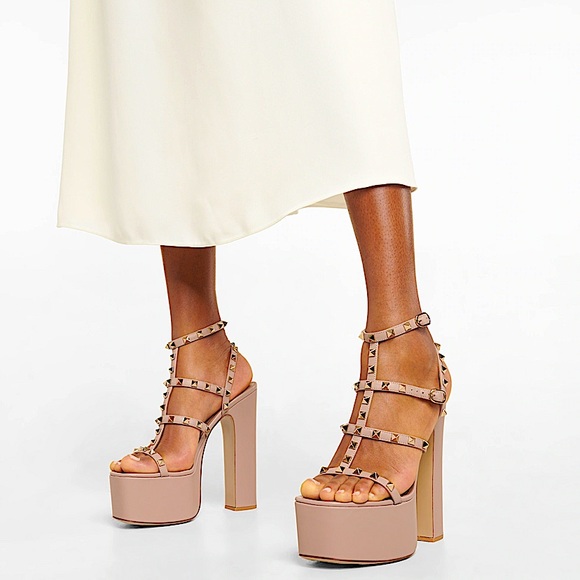 Valentino RockStud Sandals in Nude size 38, 38.5 - Picture 5 of 7